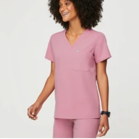 Figs Catarina One Pocket Chalk Pink Top 💕 - Picture 2 of 5